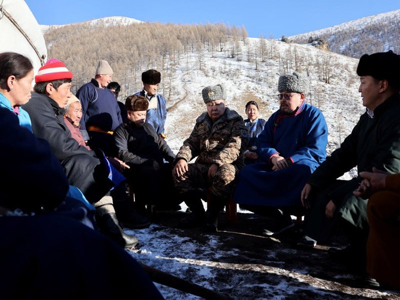 Отрын бүсэд өвөлжиж байгаа малчидтай уулзаж, тулгамдаж байгаа асуудал болоод санал сэтгэгдлийг нь сонслоо